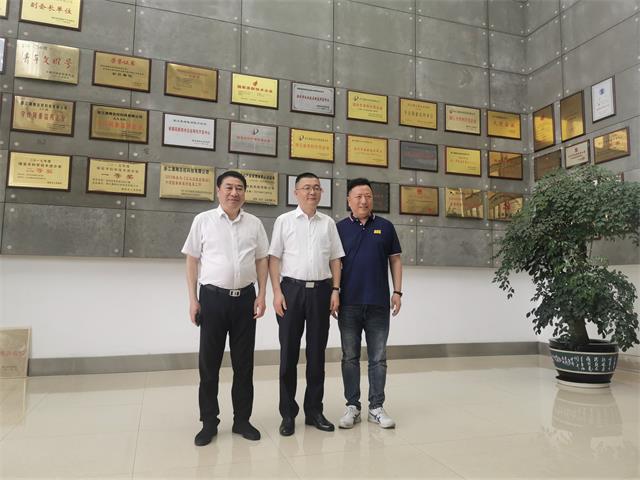 1654583855859306.jpg 電動閥門廠家蔡東敏董事長與副市場